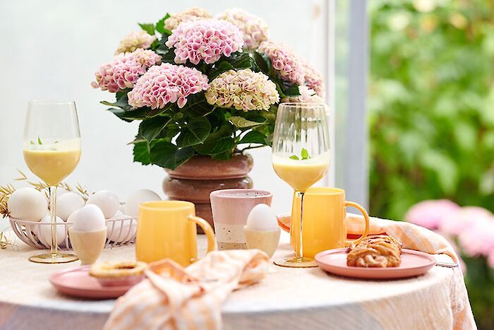 Easter Decor with Magical Hydrangea